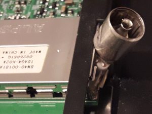 Uszkodzenia gniazd telewizora – przyczyny, objawy i sposoby naprawy